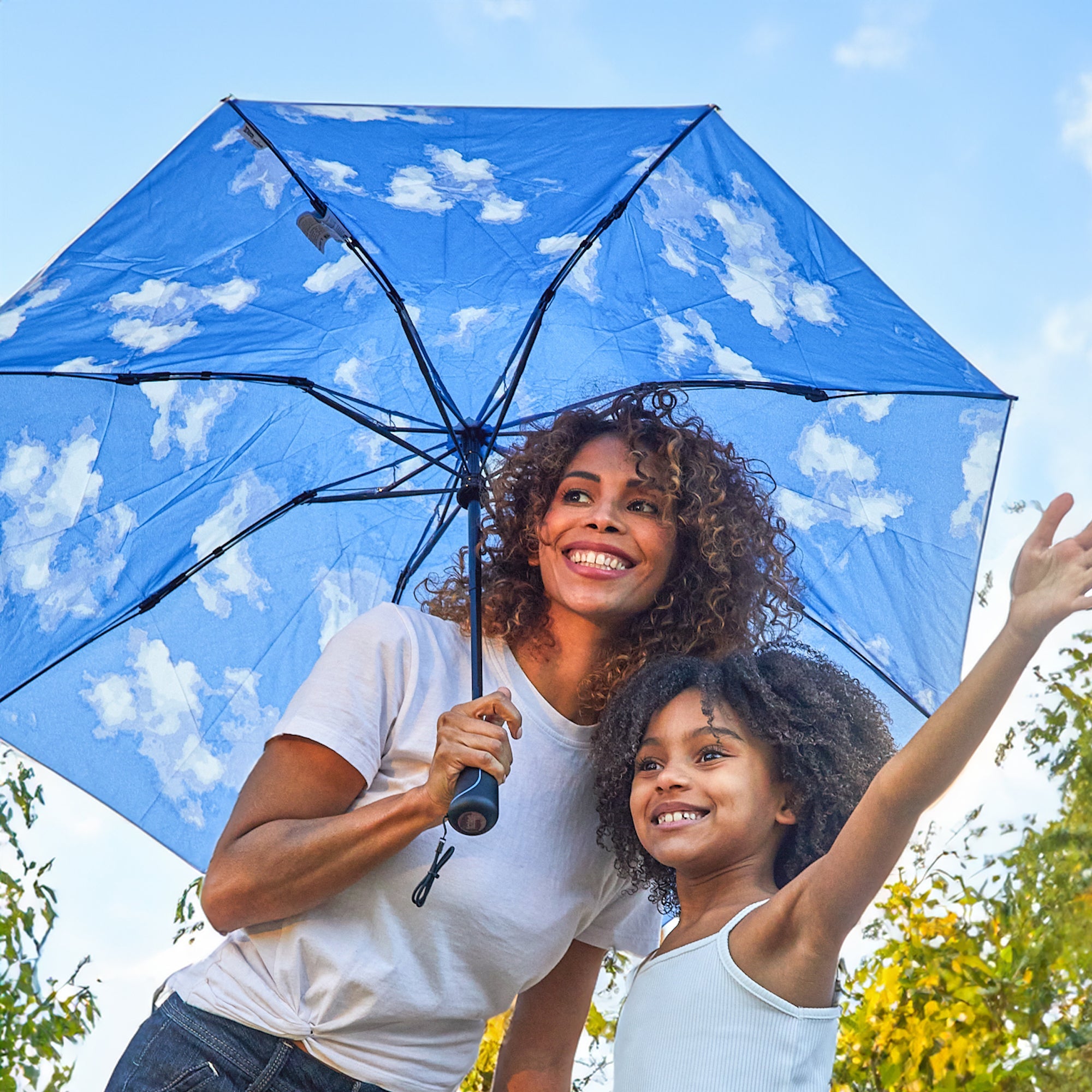 Folding Reverse-Close Umbrella with Wind Protection